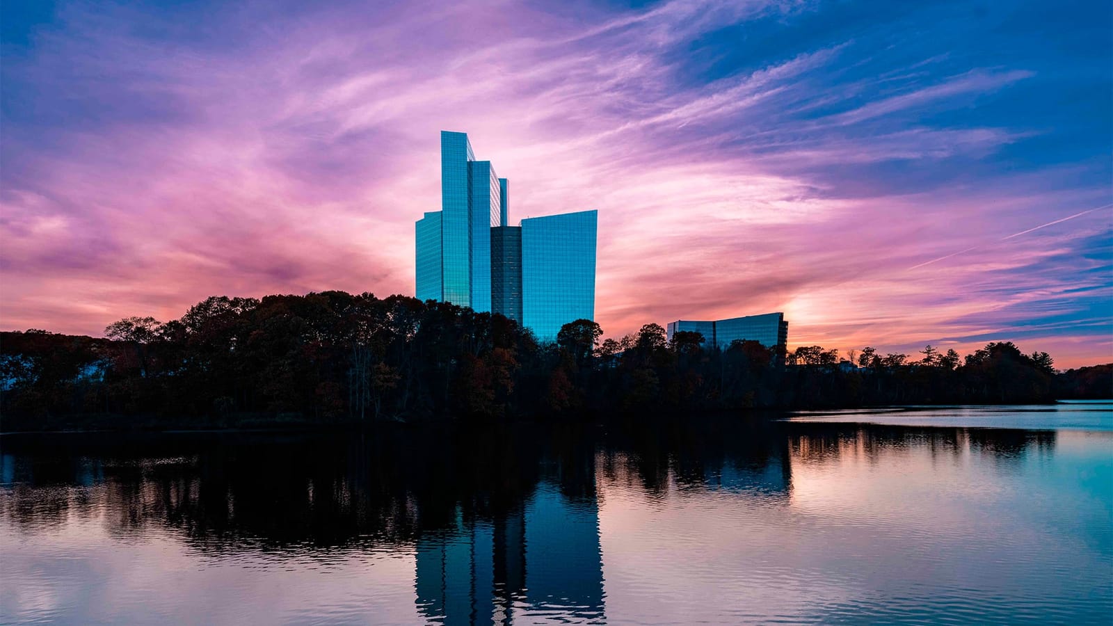 Mohegan Sun to Launch New IGT Wheel of Fortune Cash On Reels Slots